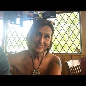 Meet your Posher, Denise